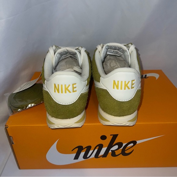 Nike Cortez SE Suede "Pacific Moss/Infinite Gold/Muslin/Sail" - Picture 6 of 13
